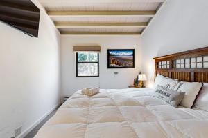 Modern Mountain Getaway