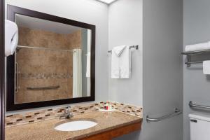 Super 8 by Wyndham Sun PrairieMadison E