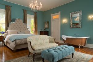 Superior King Suite room in The Twelve Oaks Bed & Breakfast