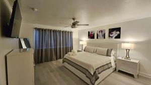 Sunny Oasis with private pool