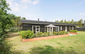 5 Bedroom Lovely Home In Højslev