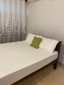 Golden Mangrove - Close to Airport and Negombo Beach