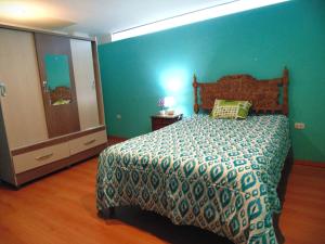 Habitación privada cómoda y amplia con cama matrimonial