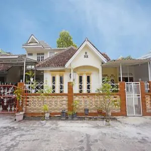 Wisma Pinggir Mitra RedDoorz - Kangkakawal