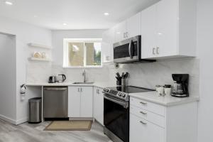 Serenity 1BR & 1 DEN Home at Folsom Ave