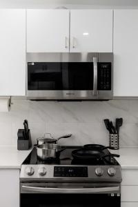 Serenity 1BR & 1 DEN Home at Folsom Ave