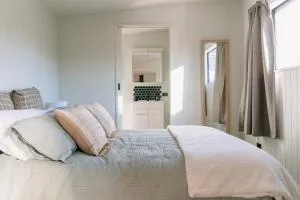 Mountain Cabin - central, cosy and cute with views - 瓦纳卡