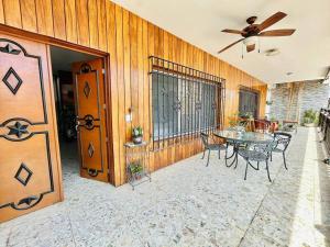 Meson del capitan 1 depa en el centro!