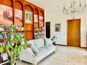 Meson del capitan 1 depa en el centro!