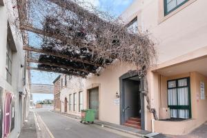 Urban Oasis Chic CBD Suite with WiFi - Walkable
