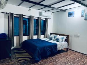 KURUVA SHORELINE WAYANAD