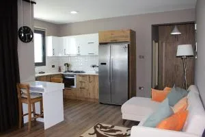 Dindi Apartment - Karavas