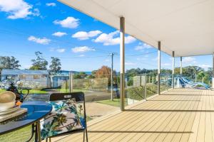 Mollymook Looking Glass