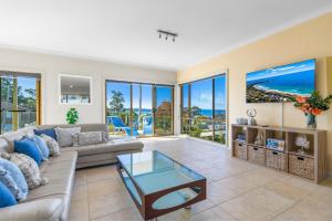 Mollymook Looking Glass