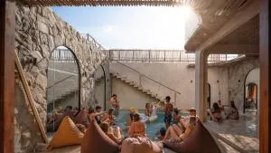 Atlas Gili Party Hostel - Bayan