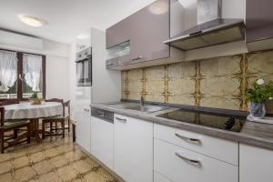 House Rose With Private Pool And Garden - Happy Rentals