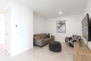 Bayfront Holiday Retreat with Parking