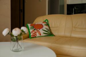 Land of Lakes Apartment by BookingHost