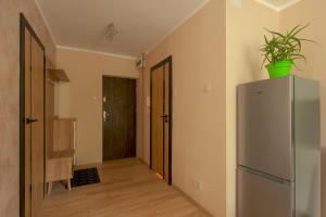 Land of Lakes Apartment by BookingHost