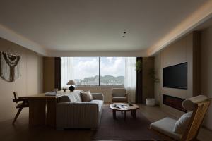 Fenghuang Yanyu Yunxi Resort Hotel 烟雨云兮酒店 Hotel suite