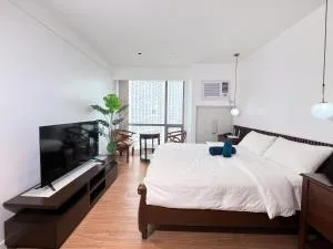 Luxurios City Living in ACQUA Novotel - Makati