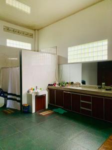 Villa Watumea, Tondano Lake View