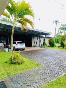 Villa Watumea, Tondano Lake View