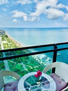 Sea view apartments Orbi Beach Tower красивые виды с балконов