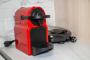 Spacious 2 BR apartment next to Acropolis