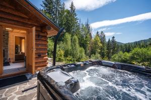 Wellness Chalet Piros Tale - Sauna, Jacuzzi, up to 12 min to Ski Jasna, Ski Myto, Ski Tale