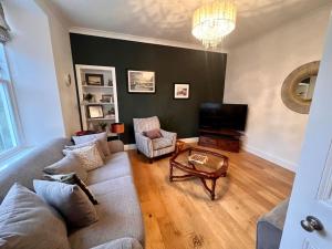 Beautiful 3-Story Townhouse in Central Lerwick