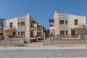 Golden Beach Maisonette Retreat