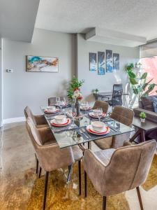 Cozy 2BR Condo with King Bed and City Views