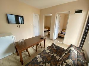 Gloria Houses-Free Parking