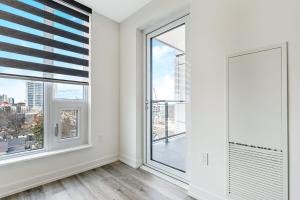 Luxury 1BR King Bed Unit - Private Balcony
