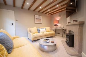 Riverside Cottage Alstonefield Peak District