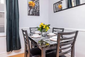 Pet-friendly Apartment - Steps to Rideau Centre