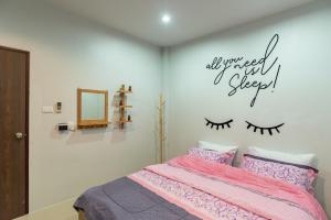 Trisisters Home by Greenway night market