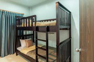 Trisisters Home by Greenway night market