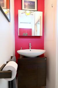 4 BEDROOM PATIO HOUSE REGENTS PARK - Parking