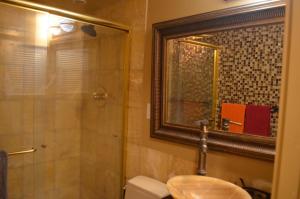 Luxurious Top Floor Kamaole Sands 6-404