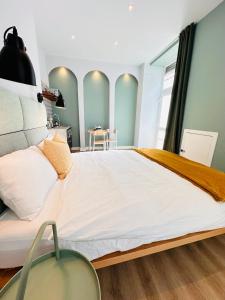 Luxury Modern Studio l Central Edinburgh l Pet Friendly