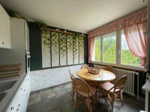 Maisons de vacances La roseliere Maison plain pied confortable belle decoration jardin magnifique 10 mn a pied centre ville Bayeux proche plages du debarquement : photos des chambres