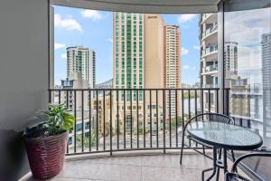 Modern Style 1Bed 1Bath Balcony Pool CBD