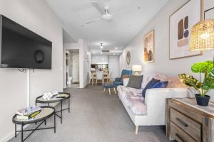 Modern Style 1Bed 1Bath Balcony Pool CBD