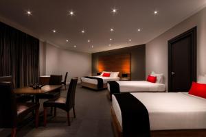 Crest on Barkly Hotel