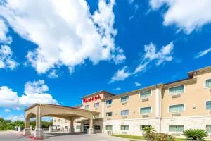 Ramada by Wyndham College Station - Buffalo