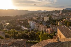 Caporali 23 - 3 Bedrooms with Balcony - ItalyWeGo