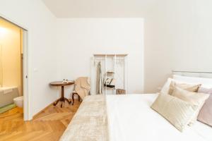 Caporali 23 - 3 Bedrooms with Balcony - ItalyWeGo