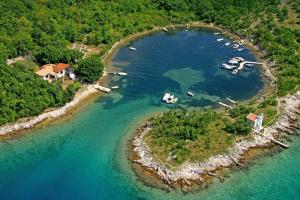 Villa with pool, large garden and beautiful sea view by TRAVELER tourist agency Krk - ID 2210